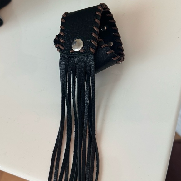 Idyllwind Women's Thunderbird Leather Cuff Bracelet - Picture 9 of 9